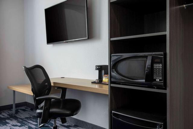 كواليتي إن آند سويتس وينيبيج