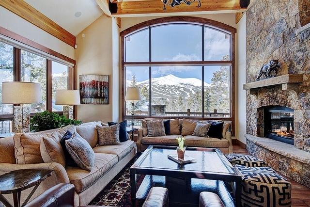 ماونتن ماجيستي مانور فايف بيد روم هوم باي ريدونينج