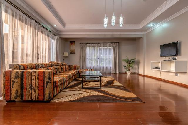 إلدون سويتس آند أبارتمنتس