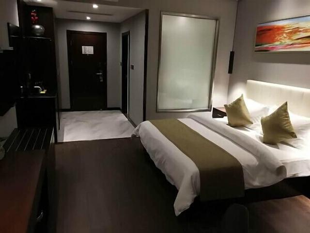 متروبولو شانجهاي هونغكياو أيربورت تشونغ رود هوتل