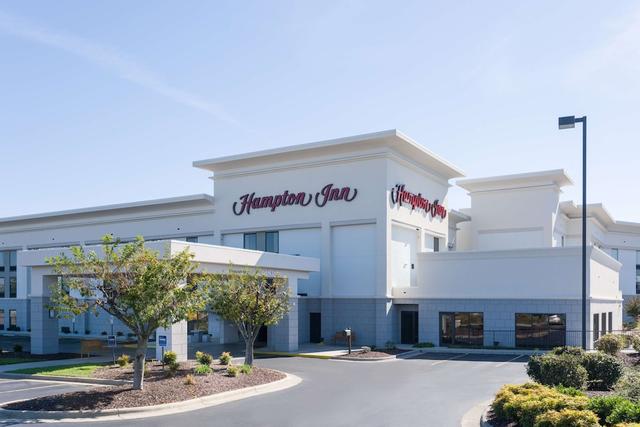 هامبتون إن مونت إيري