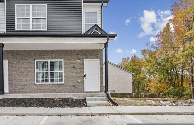 وايتينج تو إكسل إن كلاركسفيل