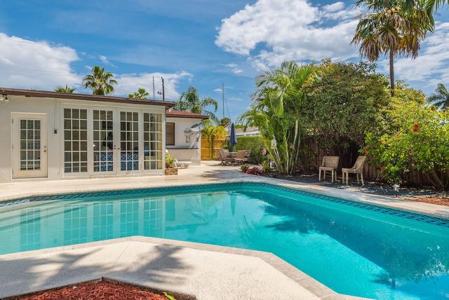 كازا سيرينا باي ذا مارينا سويتس ويذ بول