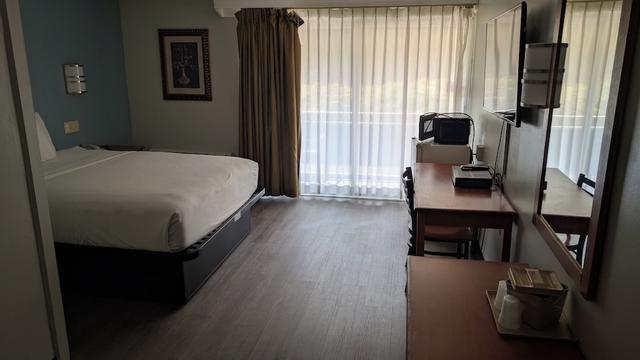 كريستال إن نيبتون