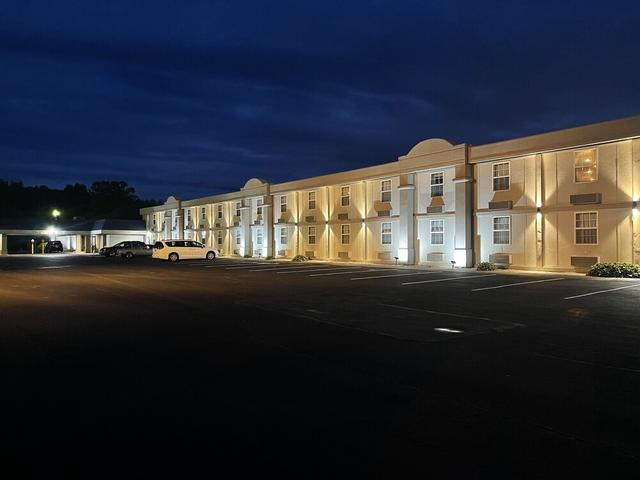 دايز إن باي ويندام كونيوت