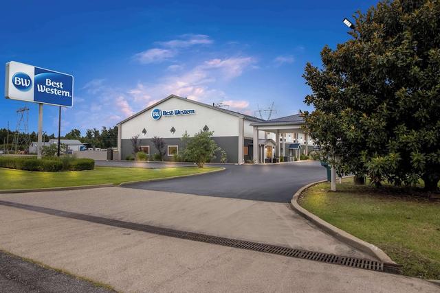 بست ويسترن بادوكا إن