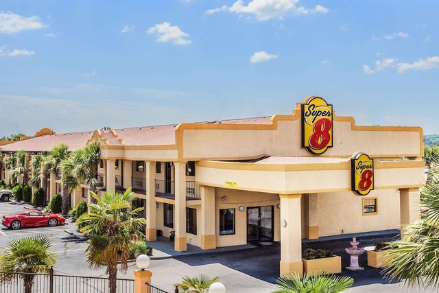 سوبر 8 باي ويندام ستوكبريدج