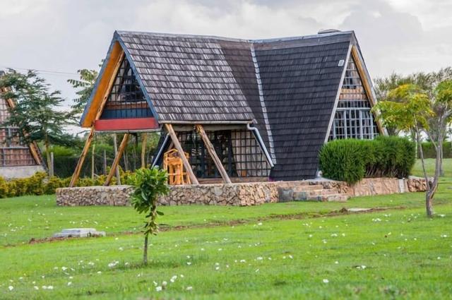 ساماواتي ليك سايد كوتيدجز