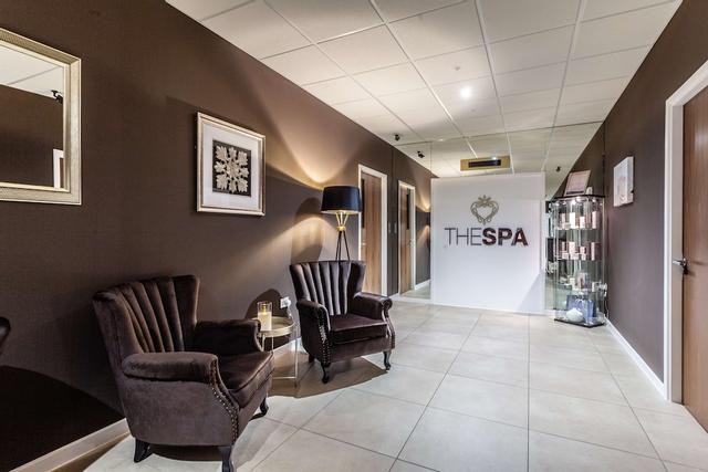 بلاك بول فوتبول كلوب إستاديوم هوتل، أحد أعضاء راديسون إنديفيجوالز