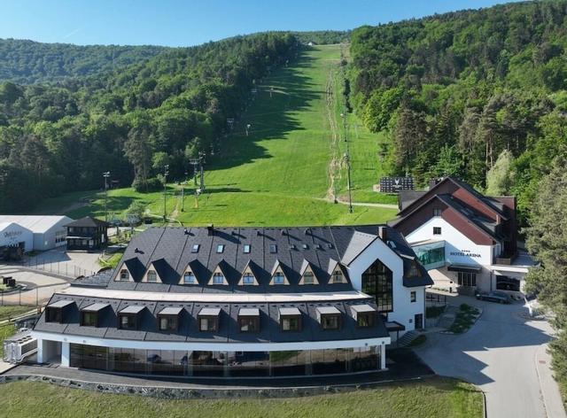 هوتل أرينا ماريبور