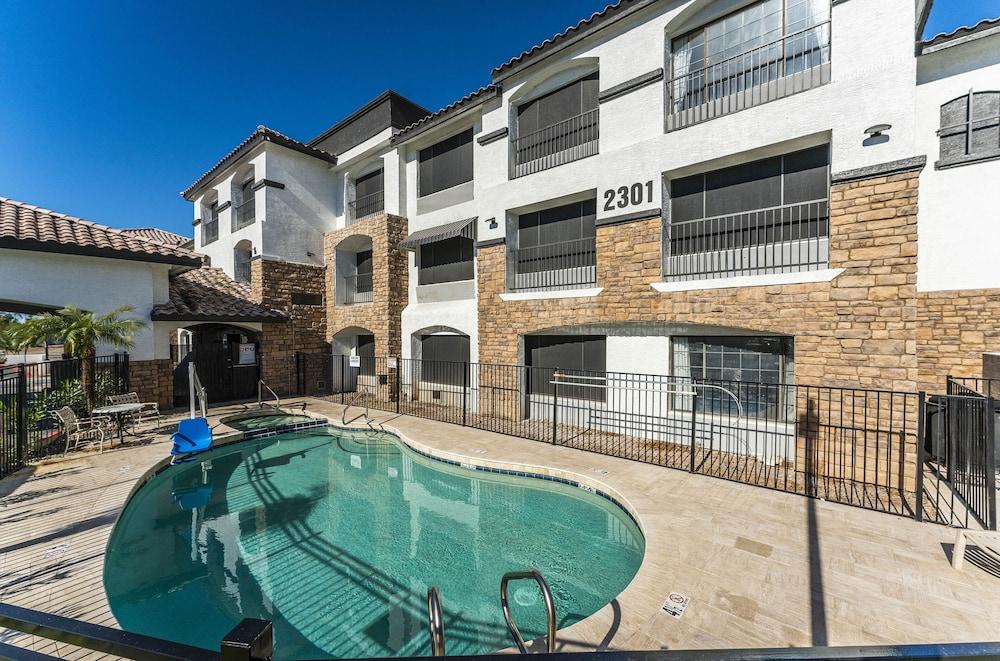 Metro Tempe Apartments