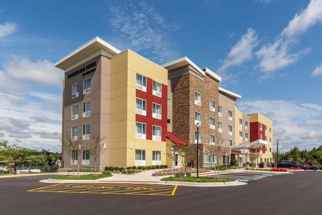 تاون بليس سويتس باي ماريوت فرونت رويال