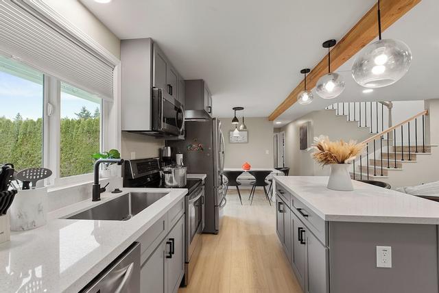 جويفول كيركلاند هوم، نير بيتش، هوت تون آند إ س