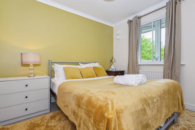 2 بد أبارتمنت - سليبس 5 - ويفي - باركينج - بيتس