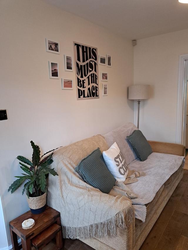 كوزي كوتيدج إن ذا فيليدج أوف سنت بيز