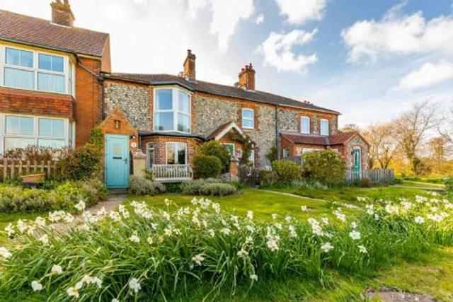 هوست ستاي ٕساني جوسيف س كوتيدج