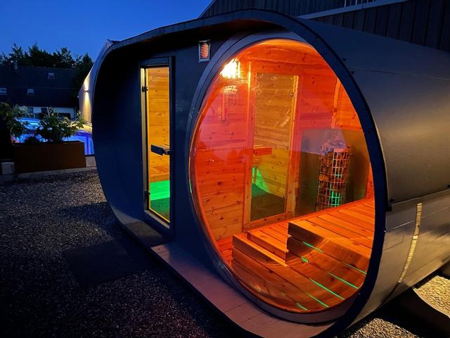 أبارتمنت ويذ بالكوني آند باربيكو