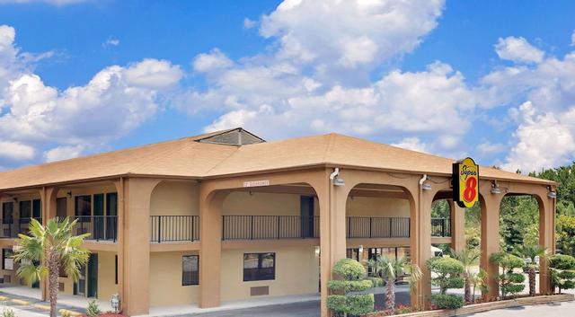 سوبر 8 باي ويندام كارترزفيل