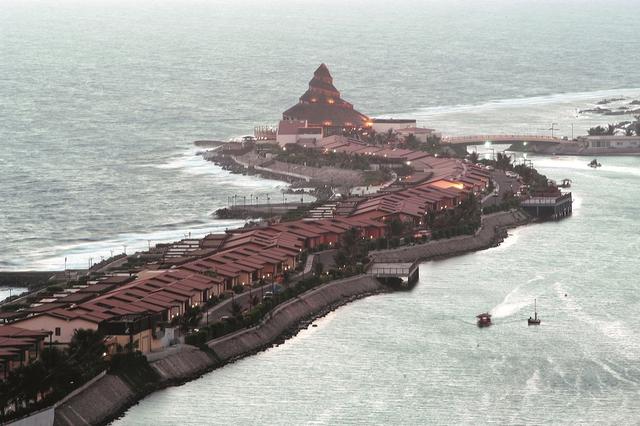 Al Nawras Island Resort