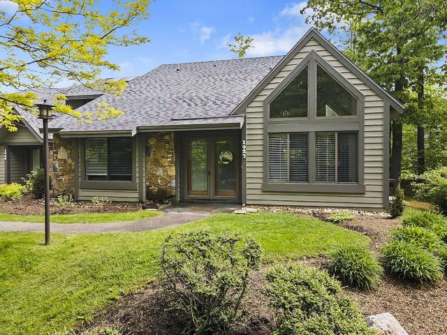 تشارمينج جيتاواي  بد روم باث ر هوت توب