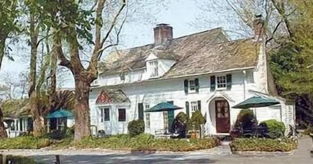 ثري فيليج إن