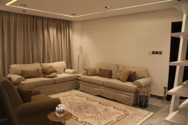 Villa with a Basement and Living Room for Special Occasions | 1073