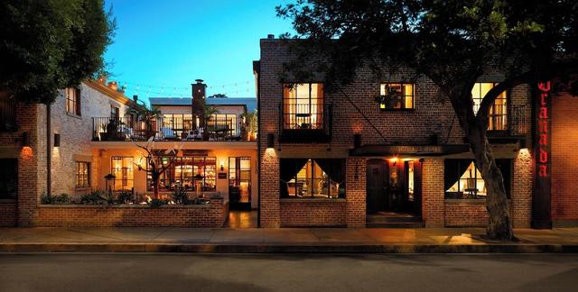 جرانادا هوتل آند بريستو