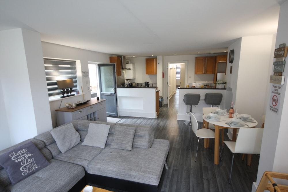 بورنماوث هوليداي ليت ويذ هوت تب آند ساونا