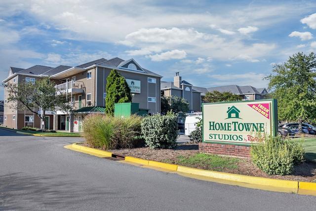 هوم تاون ستوديوز باي رد روف لويفيل