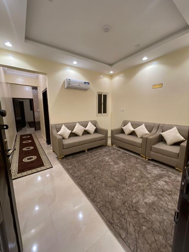 شقة بتصميم جذاب وبأثاث مريح وبسيط | 3485