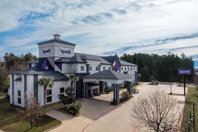 سبارك باي هيلتون ناكودوشز