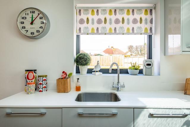 بيتش ريتريت ويذ باركينج نير ذا سي