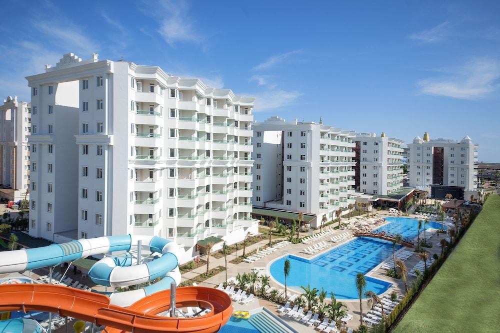 لارا فاميلي كلوب - شامل جميع الخدمات