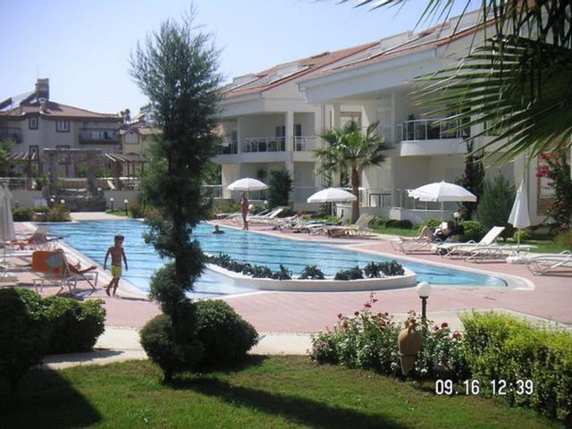 Wonderful 3 bed Duplex in Sought After Prime Community