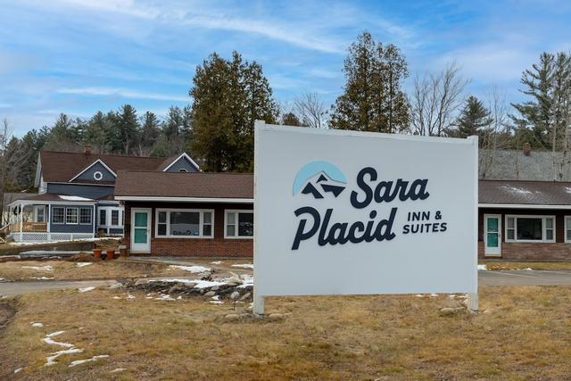 سارا بلاسيد إن آند سويتس