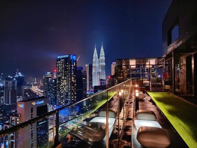 Luxurious Condo in Heart of Kuala Lumpur With Rooftop Garden