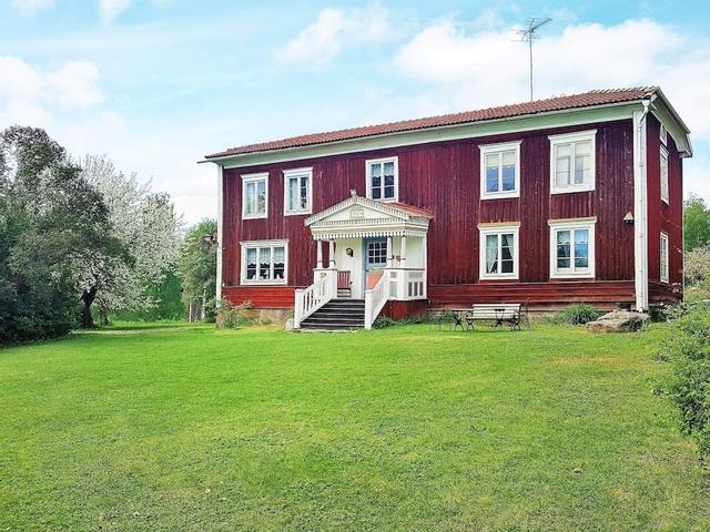 9 بيرسون هوليداي هوم إن بولناس