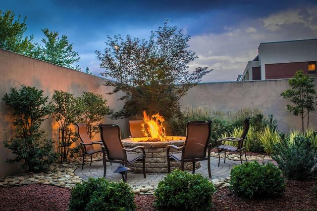 كورتيارد باي ماريوت جرينسبورو إيربورت