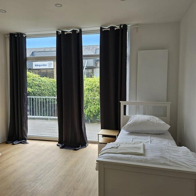 إا إا ومو ستاي