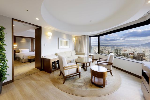 جيه آر تاور هوتل نيكو سابورو