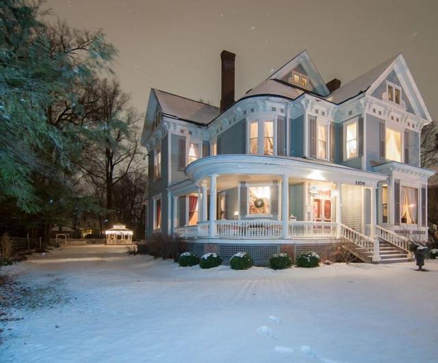 بليسينجز أون ستات بيد آند بريكفاست