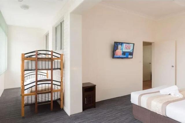 كوفس هاربور سانكتشيويري ريزورت