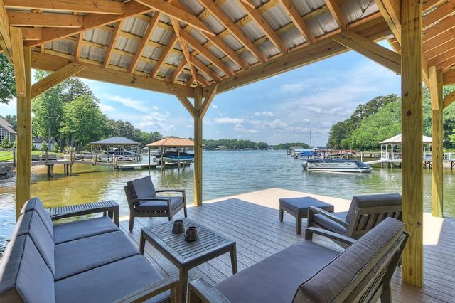 دوك هوليداي باي أفانتستاي كوستوم هوم نيو دوك