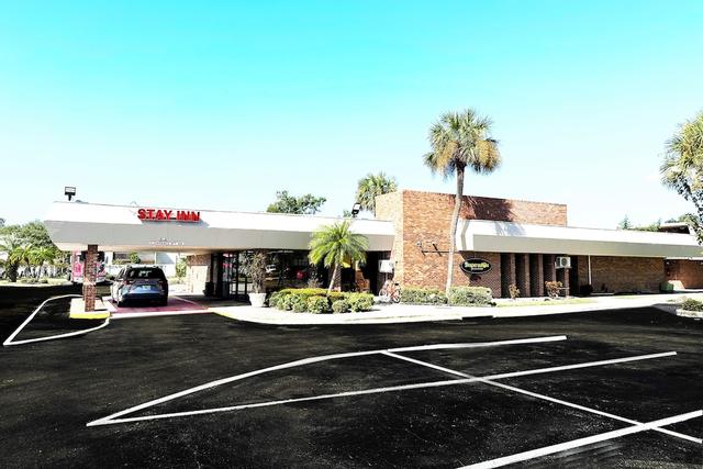 ستاي إن آند سويتس