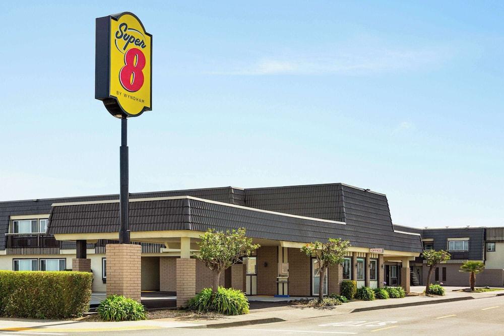 سوبر 8 باي ويندام أوريكا