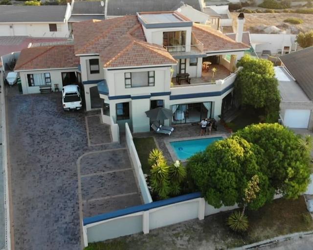 ألاباستر بوكس بي آند بي