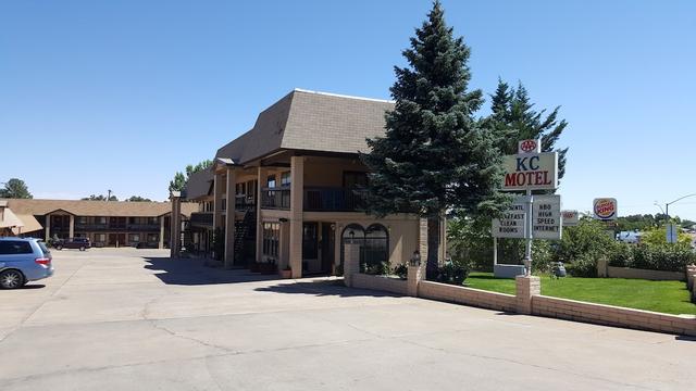 كيه سي موتل