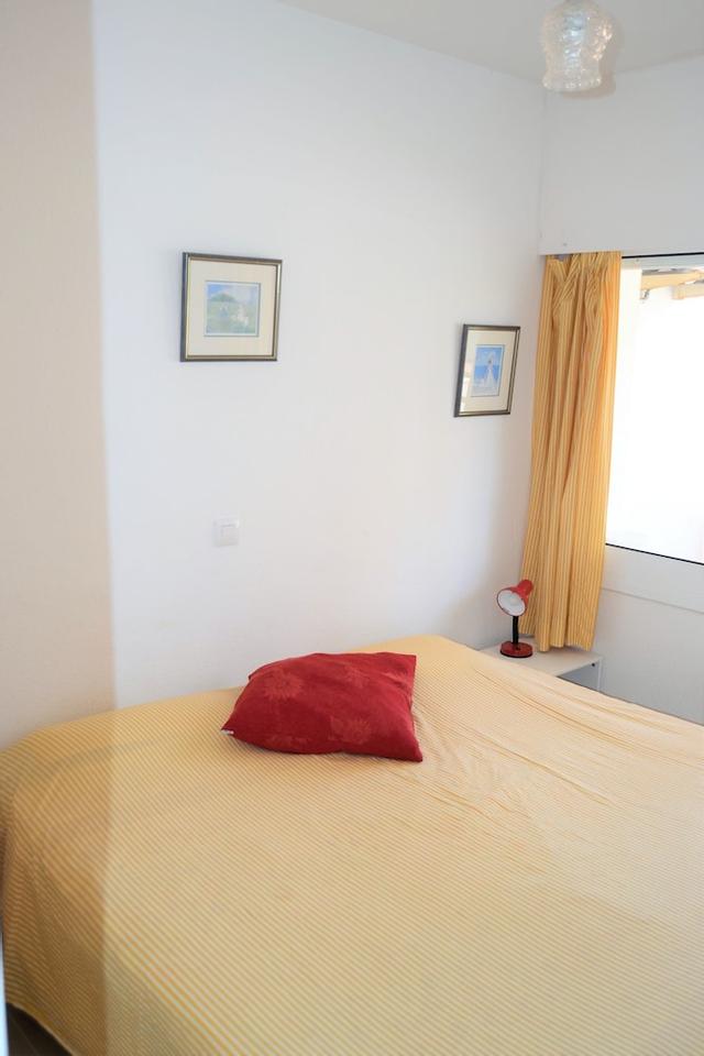 هوليداي سنتر إيه 02