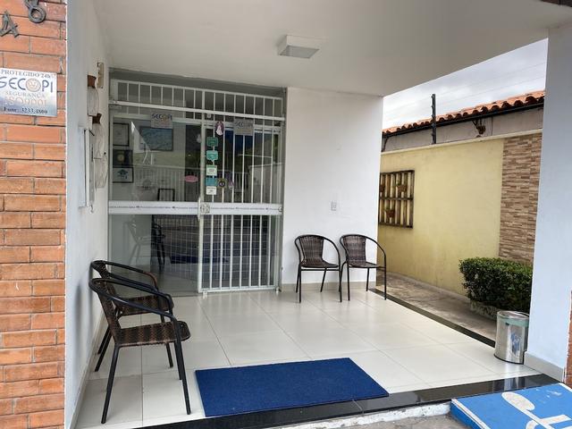 بوسادا أونيفيرسيتاريا