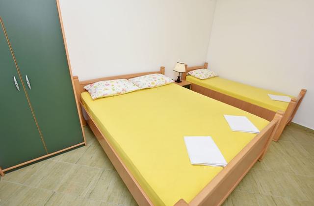 أبارتمنتس آند رومز إيفا